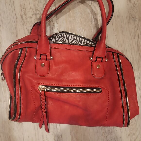 NWT Red Purse Urban Explorations, super cute - Picture 4 of 4